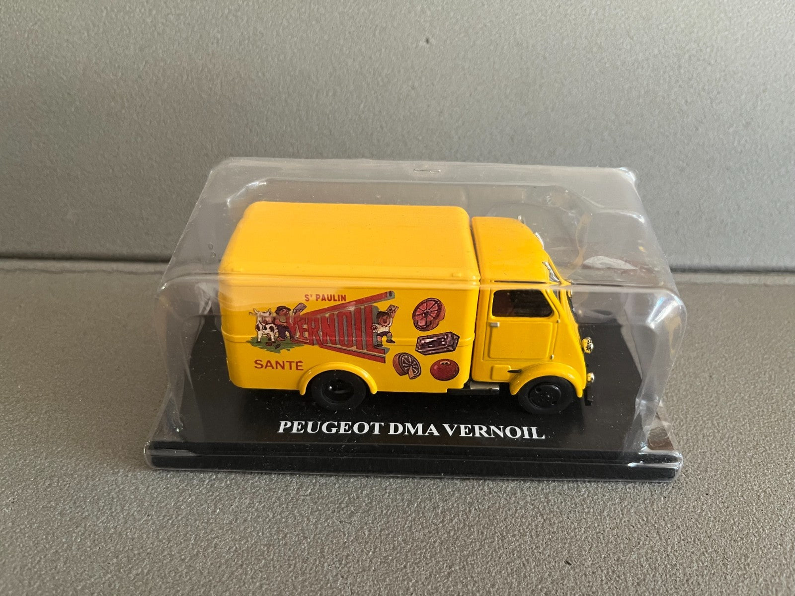 Voiture miniature Camion Peugeot DMA Vernoil Auto Plus Hachette 1/43