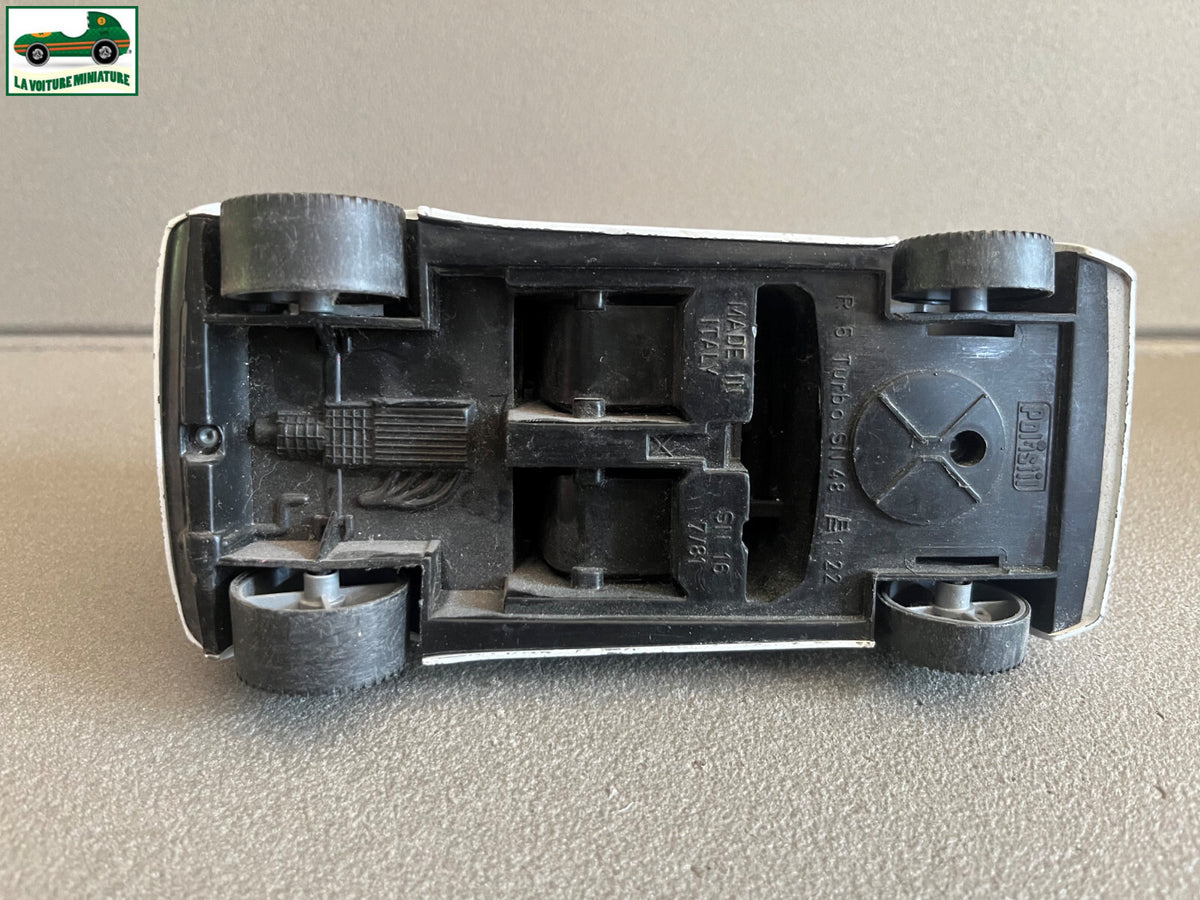 Ancienne Voiture Miniature Renault R5 Turbo Polistil au 1/22 Epave