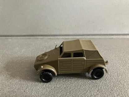 Ancienne Miniature Militaire Jouet de Bazar Plastique Volkswagen Kubelwagen 1/43