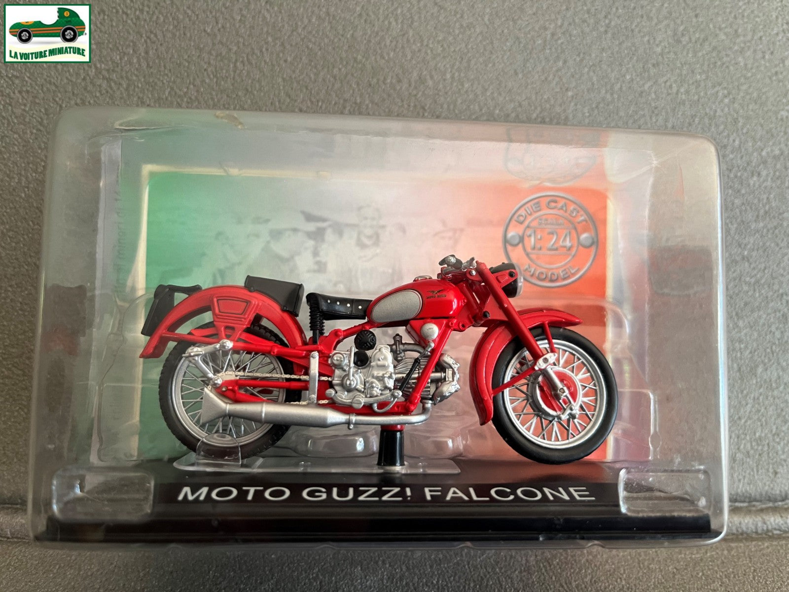 Moto miniature Guzzi Falcone Italienne Starline au 1/24