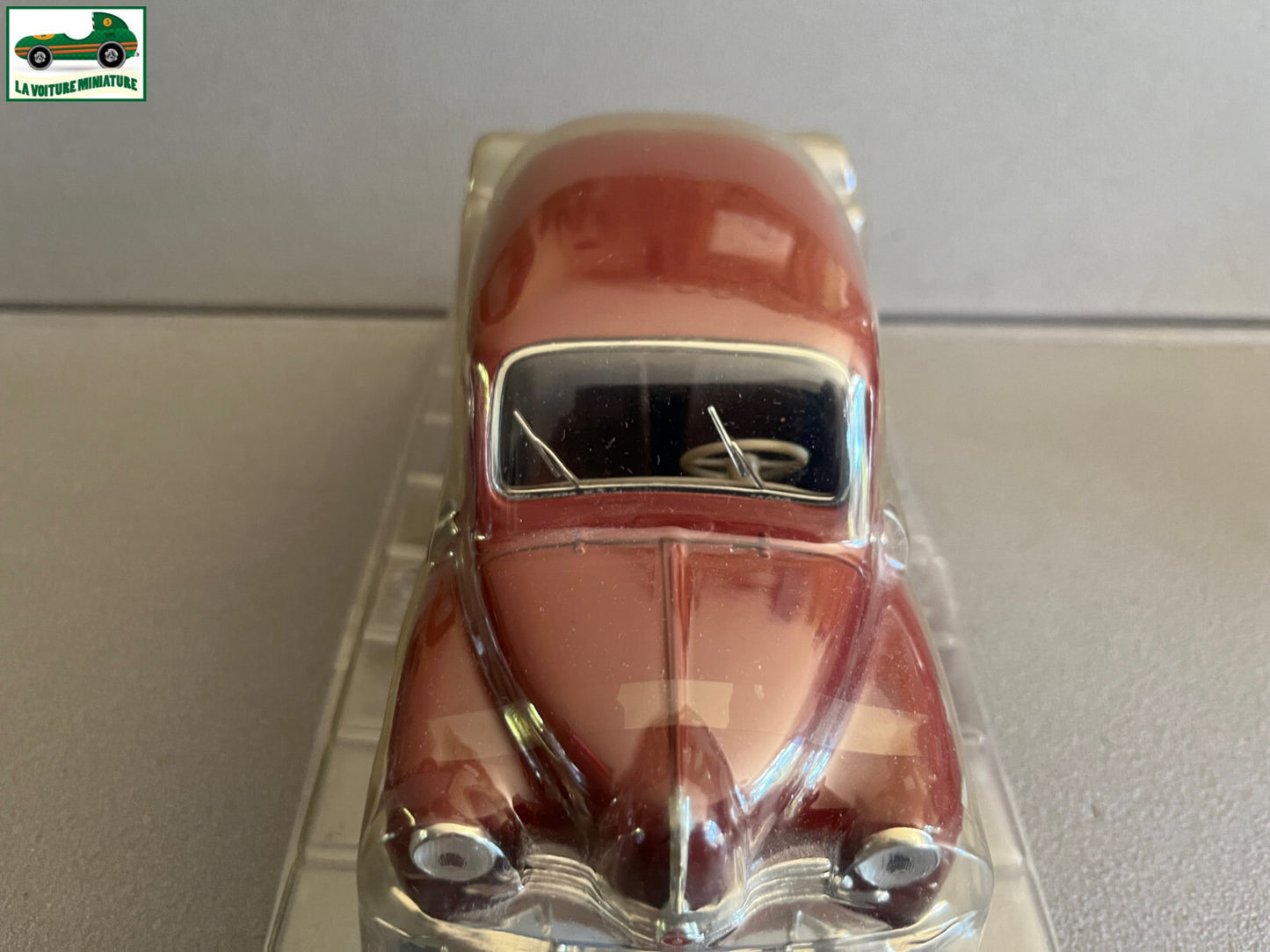 Voiture miniature Renault 4CV Solido 1/17 non 1/18