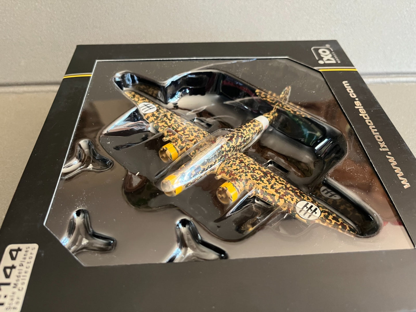 Avion miniature Militaire Cant Z 1007bis Alcione Ixo 1/144