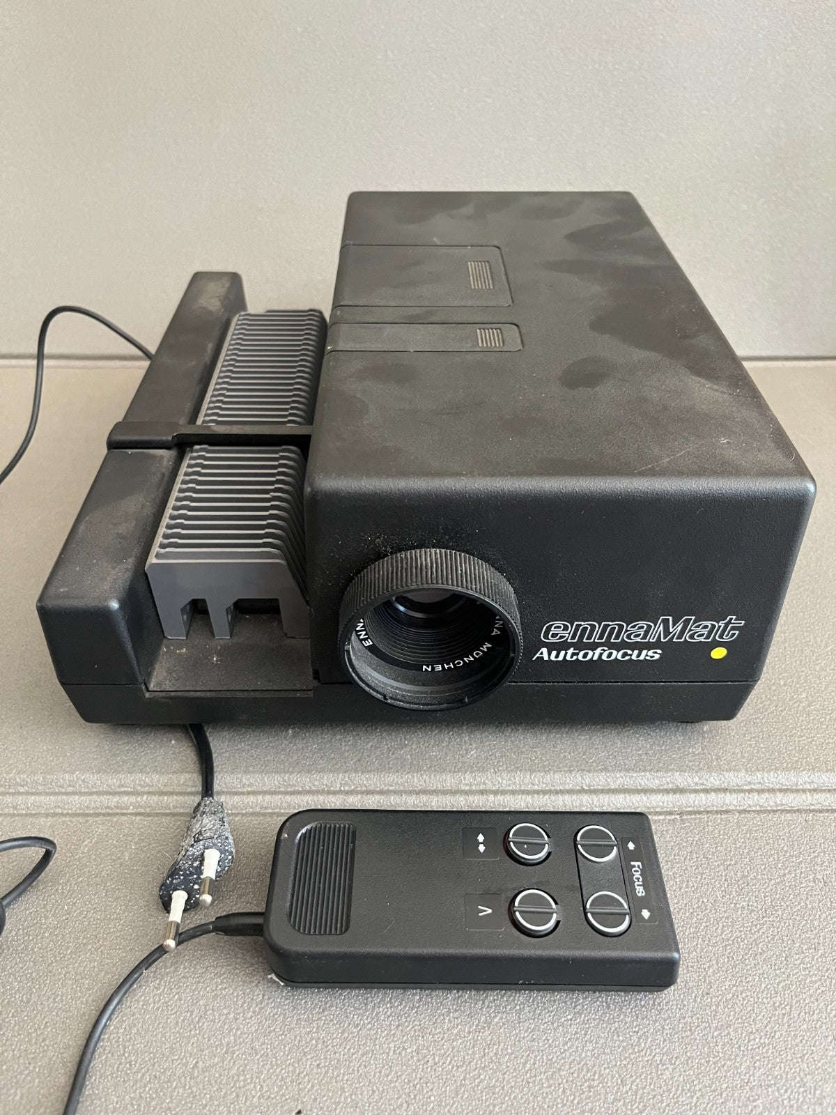 Ancien Projecteur Diapositive Ennamat Autofocus