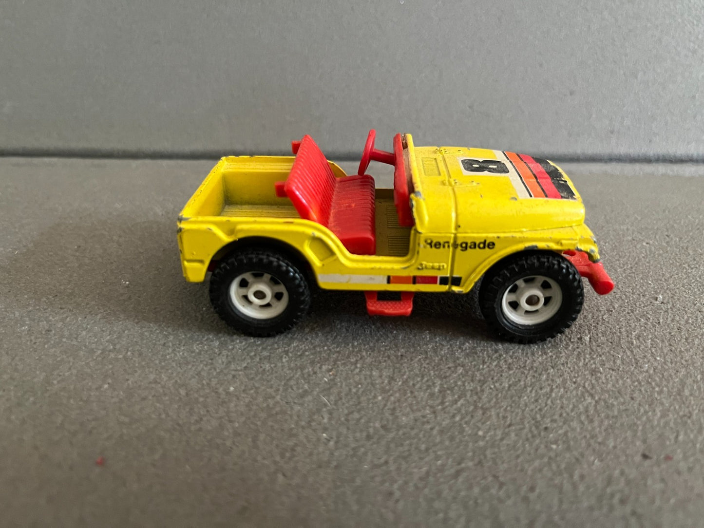 Ancienne Miniature Voiture Corgi Toys Jeep CJ-5 1/36 Epave