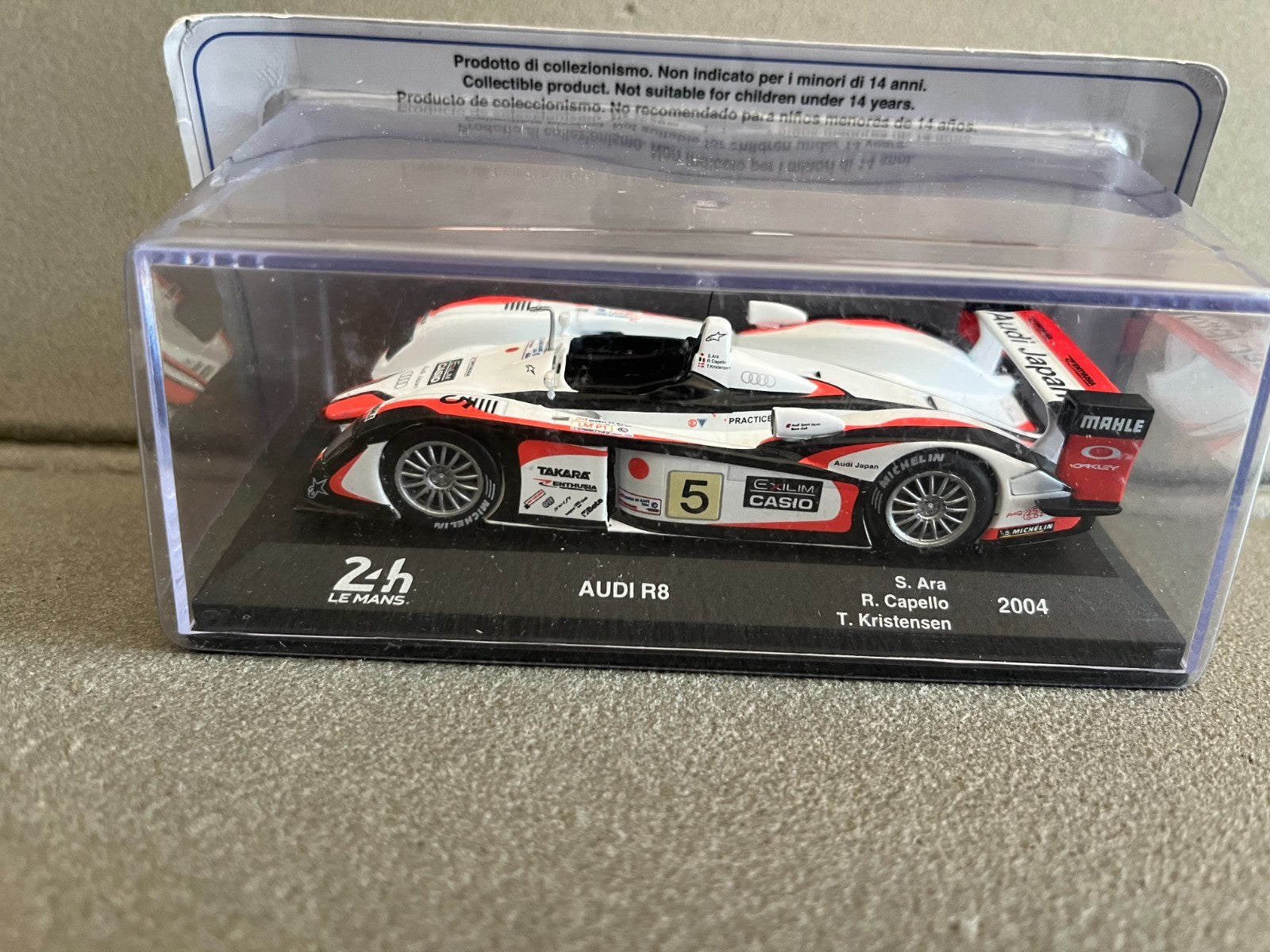 Voiture miniature Collection Audi R8 24h Le Mans 2004 1/43