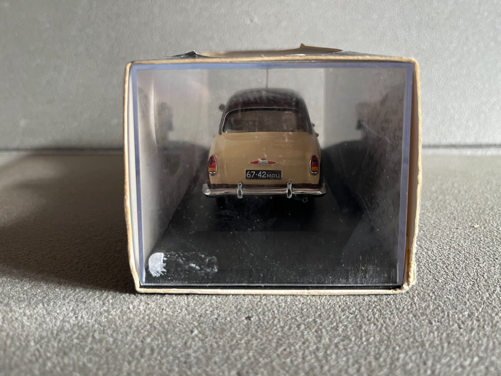 Voiture miniature Volga Gaz 21 1955 Ixo au 1/43