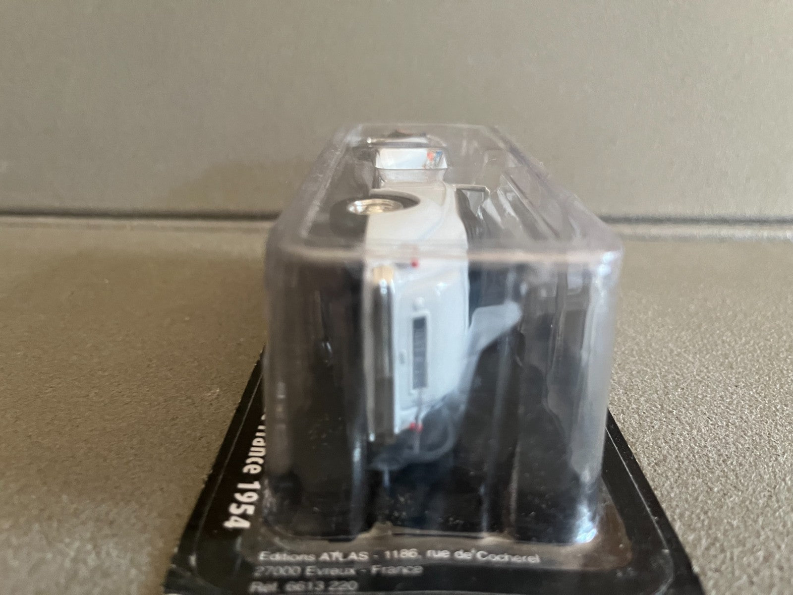 Voiture Miniature Hotchkiss 686 S49 Juges 1954 Norev Tour de France au 1/43