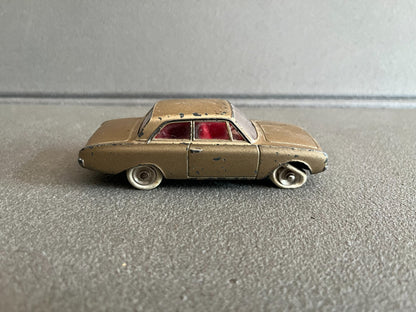 Ancienne Miniature Voiture Ford Taunus Dinky Toys Meccano France Epave