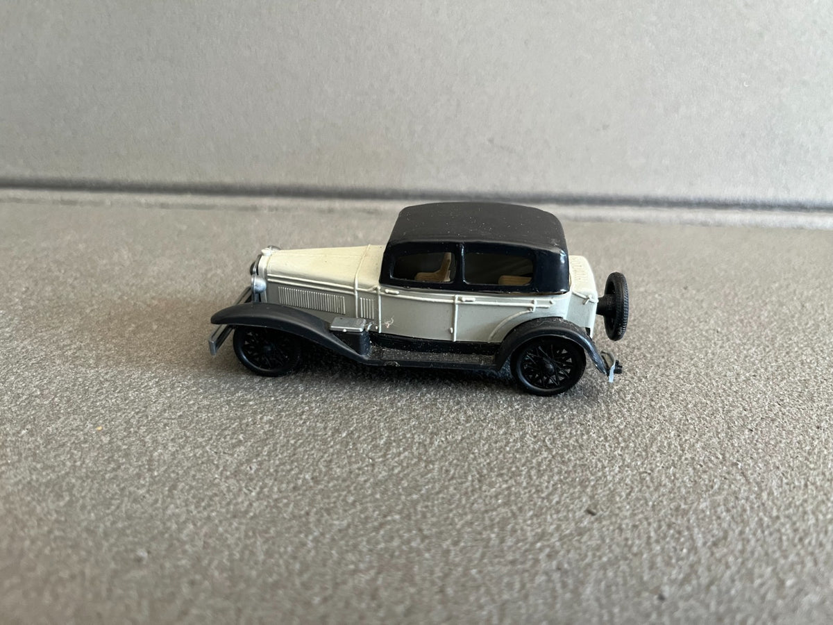 Voiture Miniature Ancien Plastique Alfa Roméo 6C 1930 Huilor