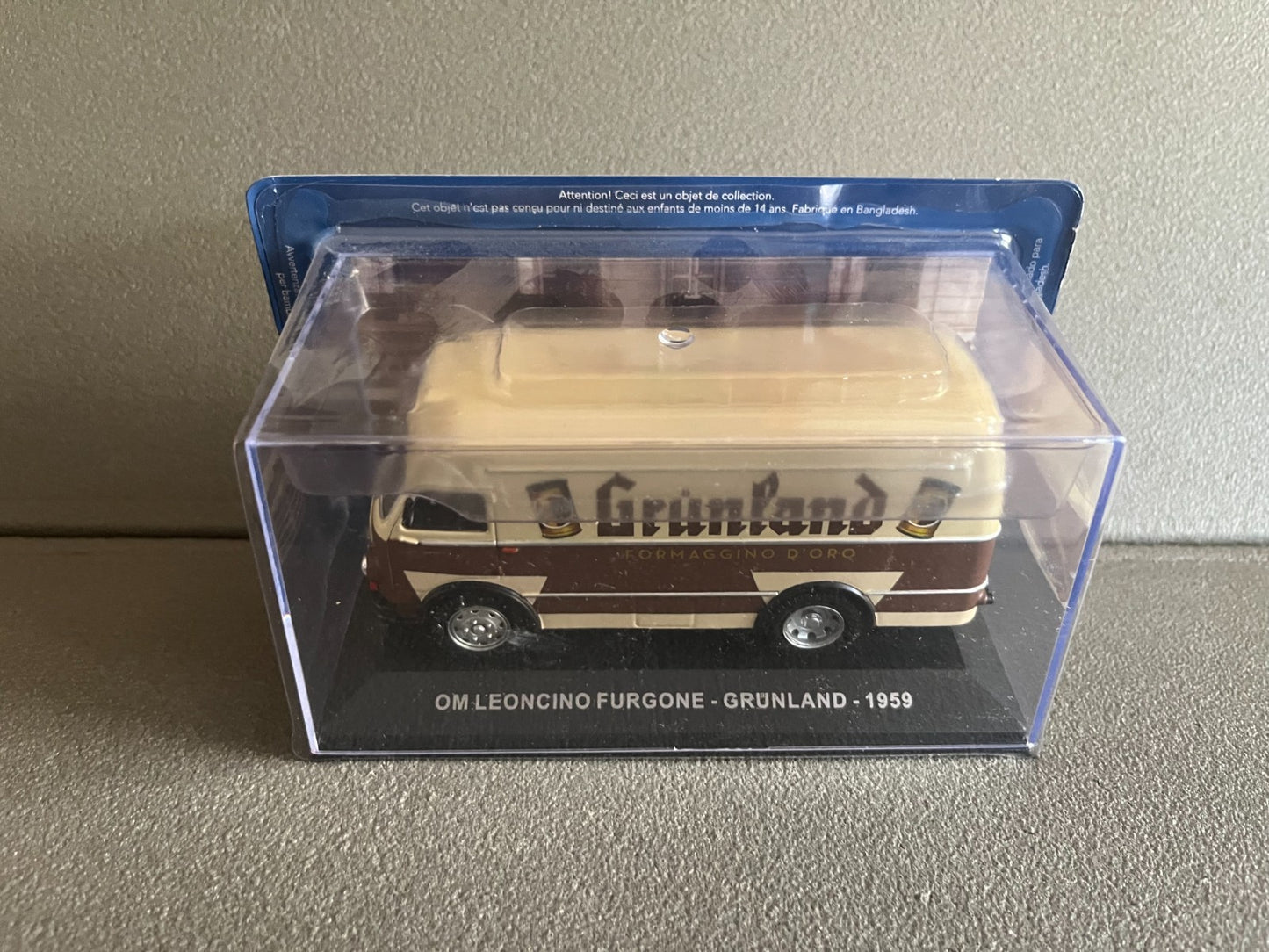 Voiture Miniature OM Leoncino Furgone Grunland 1959 au 1/43