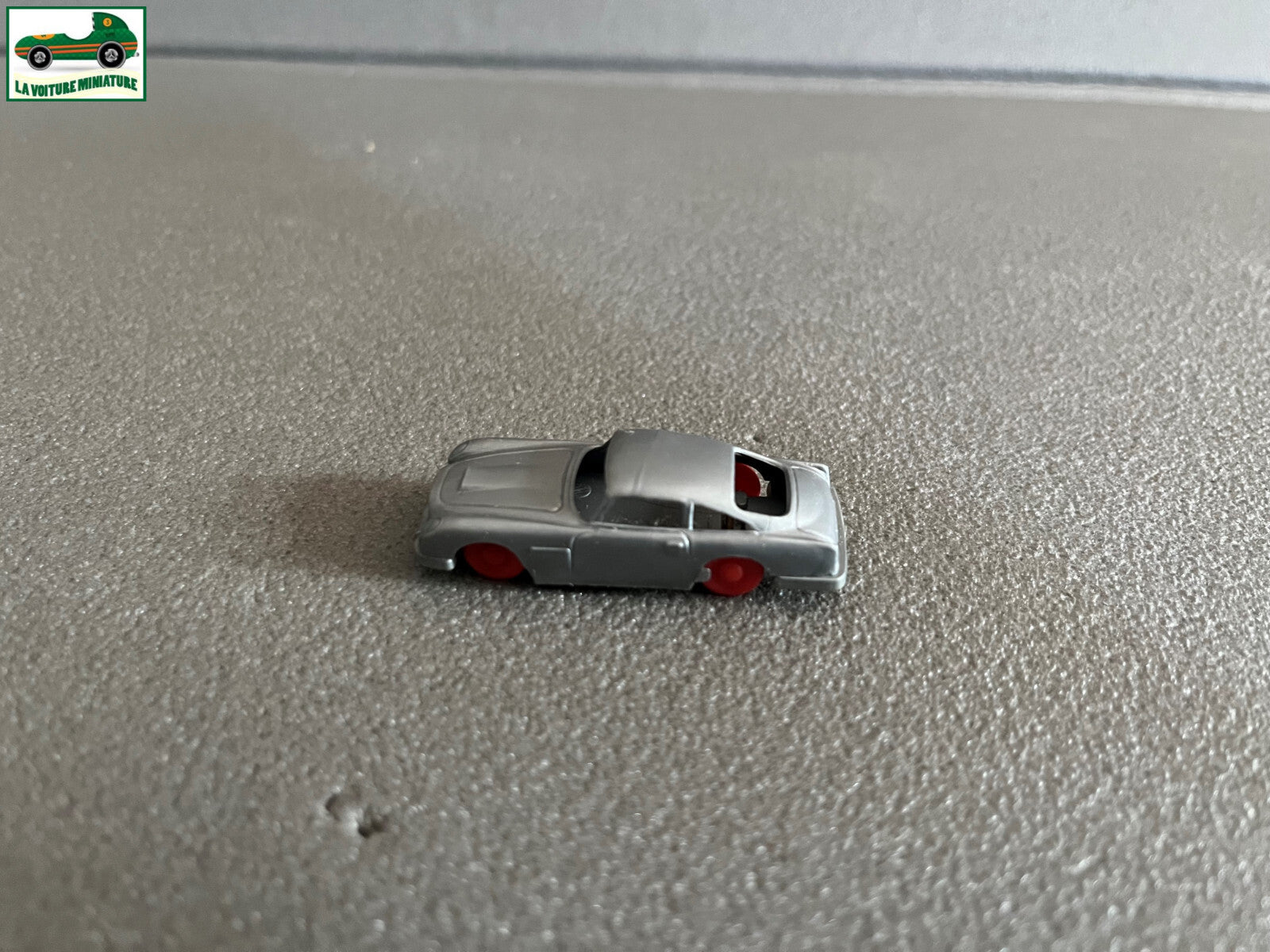 Voiture MiniatureAston Martin Jouef Made in France 1/87 HO
