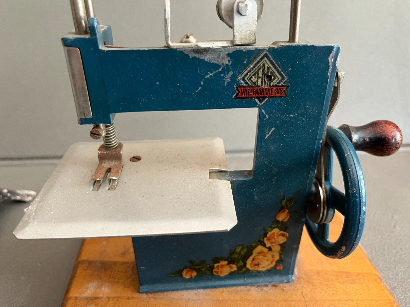 Lot Jouet Ancien Machine Coudre CEMP Villefranche + JC Incomplet
