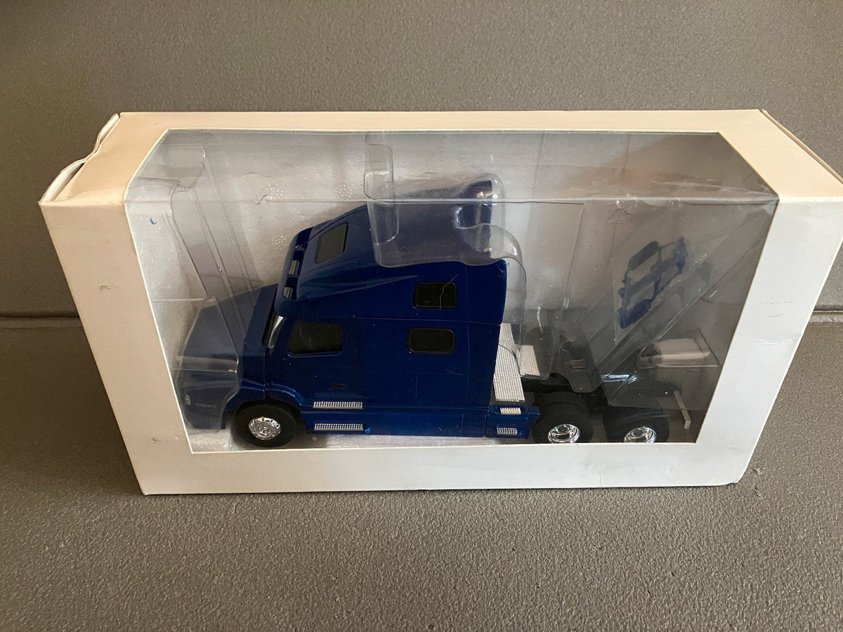 Voiture miniature Camion Volvo 770 Blue 111955 Eligor au 1/43