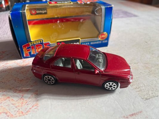 Voiture miniature Burago Street Fire Alfa Romeo 156 au 1/43