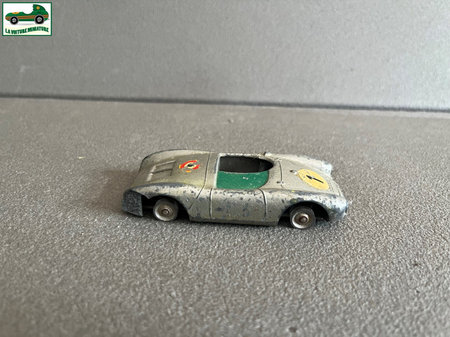 Ancienne Voiture Miniature Porsche Spyder Solido Serie 100 1/43 Epave