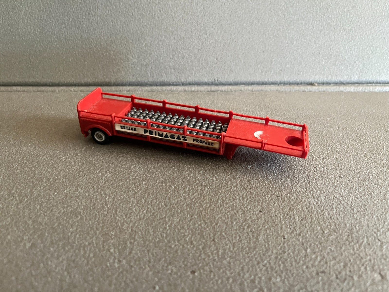 Ancienne Voiture Miniature Plastique Remorque Primagaz Norev 1/86 HO 1/87
