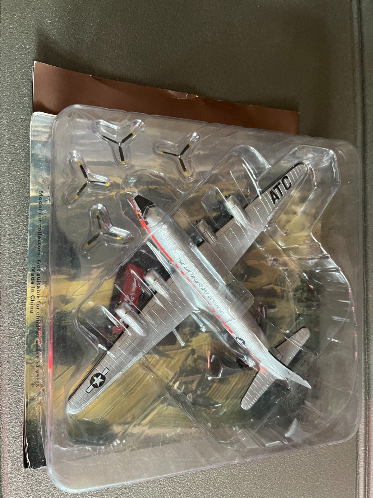 Avion miniature Militaire Bombardier Douglas C-54 Skymaster Altaya 1/72