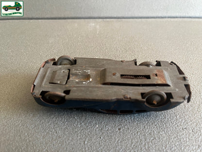 Ancienne Voiture Miniature Metal Tole Mécanisme 12cm environ Gaspard Gaubier ??