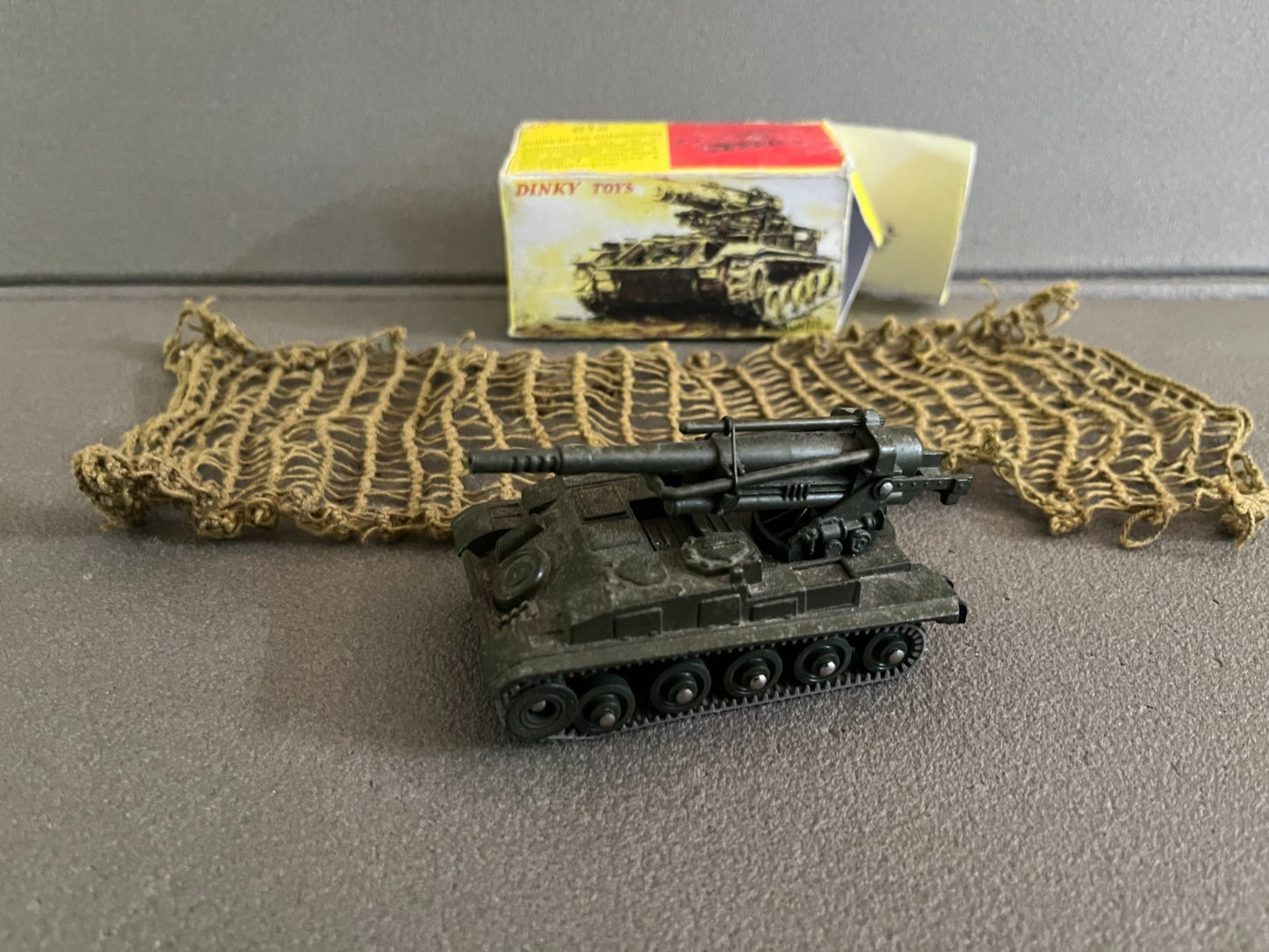 Ancienne Miniature Militaire Canon de 155 Automoteur Dinky Toys Meccano 813 FR