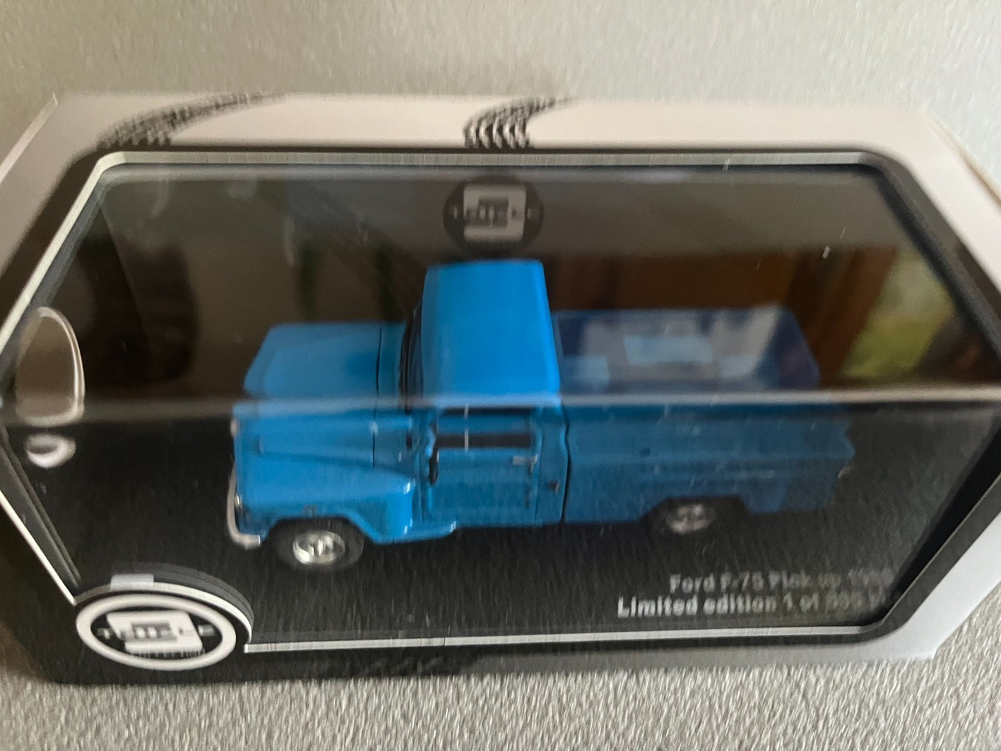 Voiture Miniature Ford F-75 Pick Up 1980 Triple 9 au 1/43
