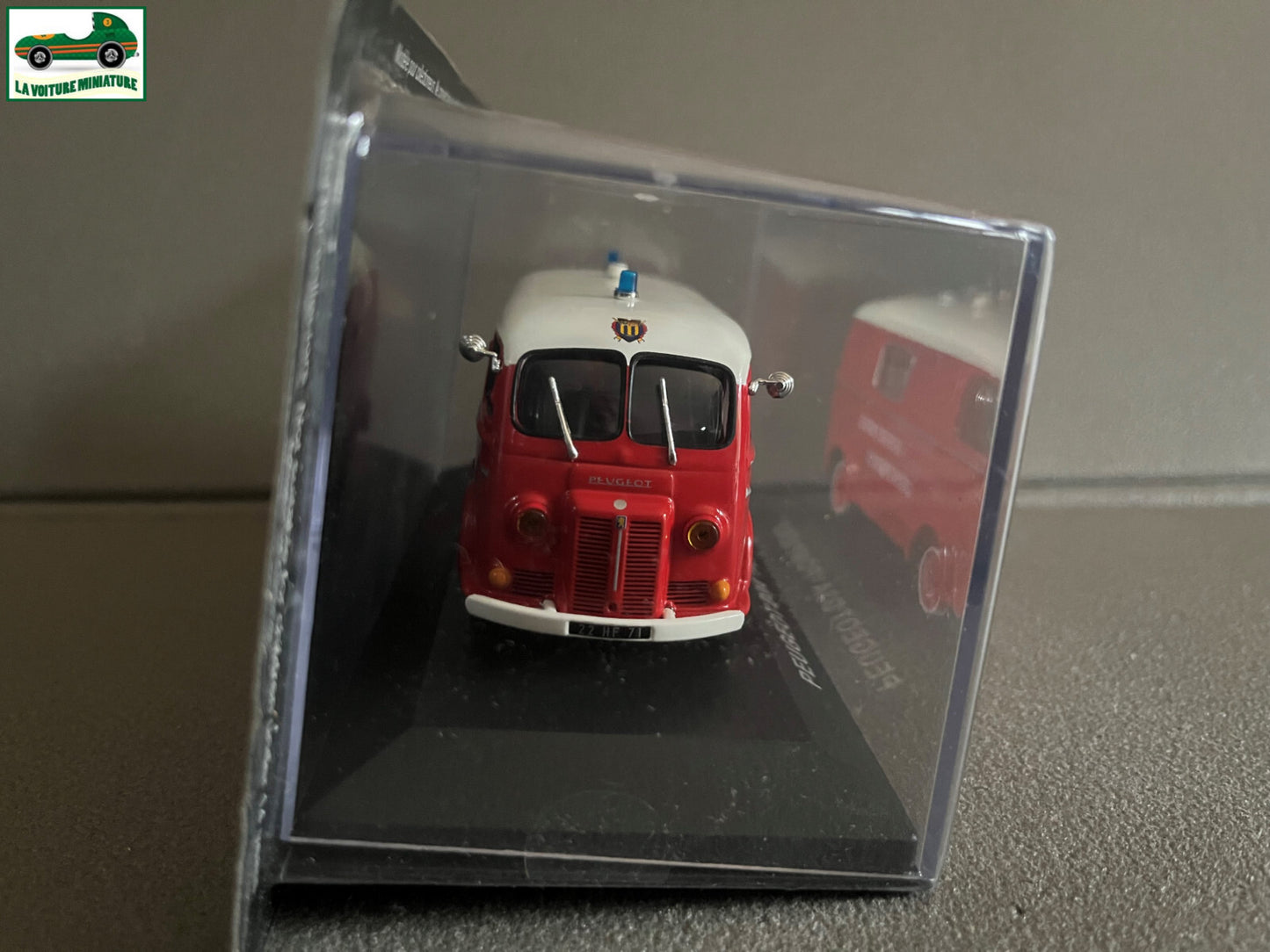 Voiture Miniature Camion Peugeot D3A Pompiers au 1/43
