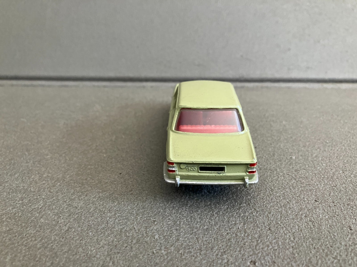 Ancienne Voiture Miniature BMW 1500 534 France Meccano Dinky Toys 1/43