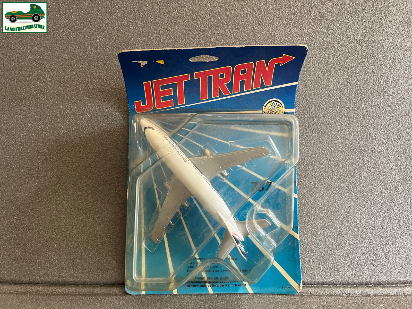 Avion miniature Boeing 737 British Airways ERTL 1988 1/400