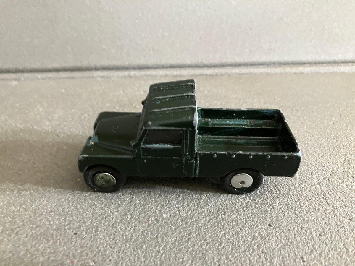 Ancienne Miniature Voiture Land Rover 109 W.B. Corgi Toys Epave 1/43
