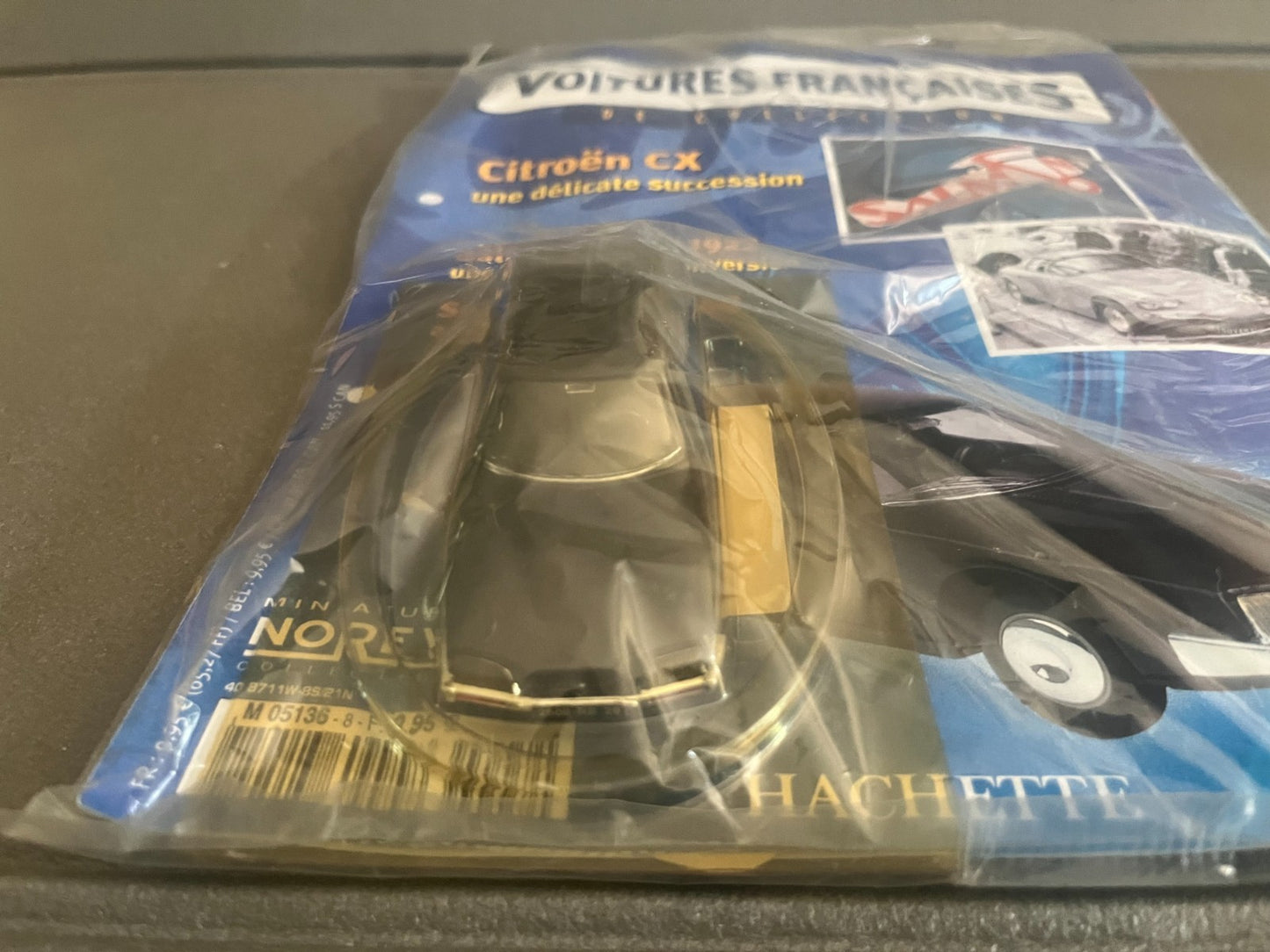 Voiture miniature Citroen CX Norev Hachette + Fascicule au 1/43