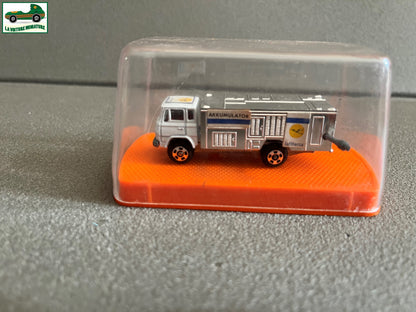 Voiture miniature Camion Mercedes Aeroport Guiloy Spain Echelle 1/124 Majorette