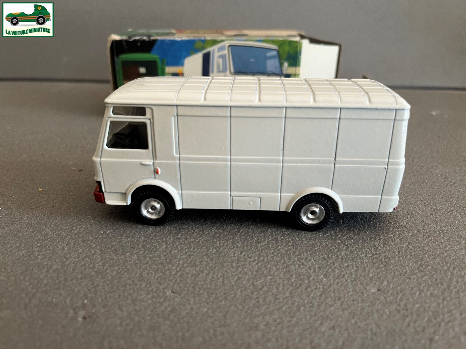 Ancienne Miniature Voiture Camion Magirus Deutz Cursor Modell 877 1/50