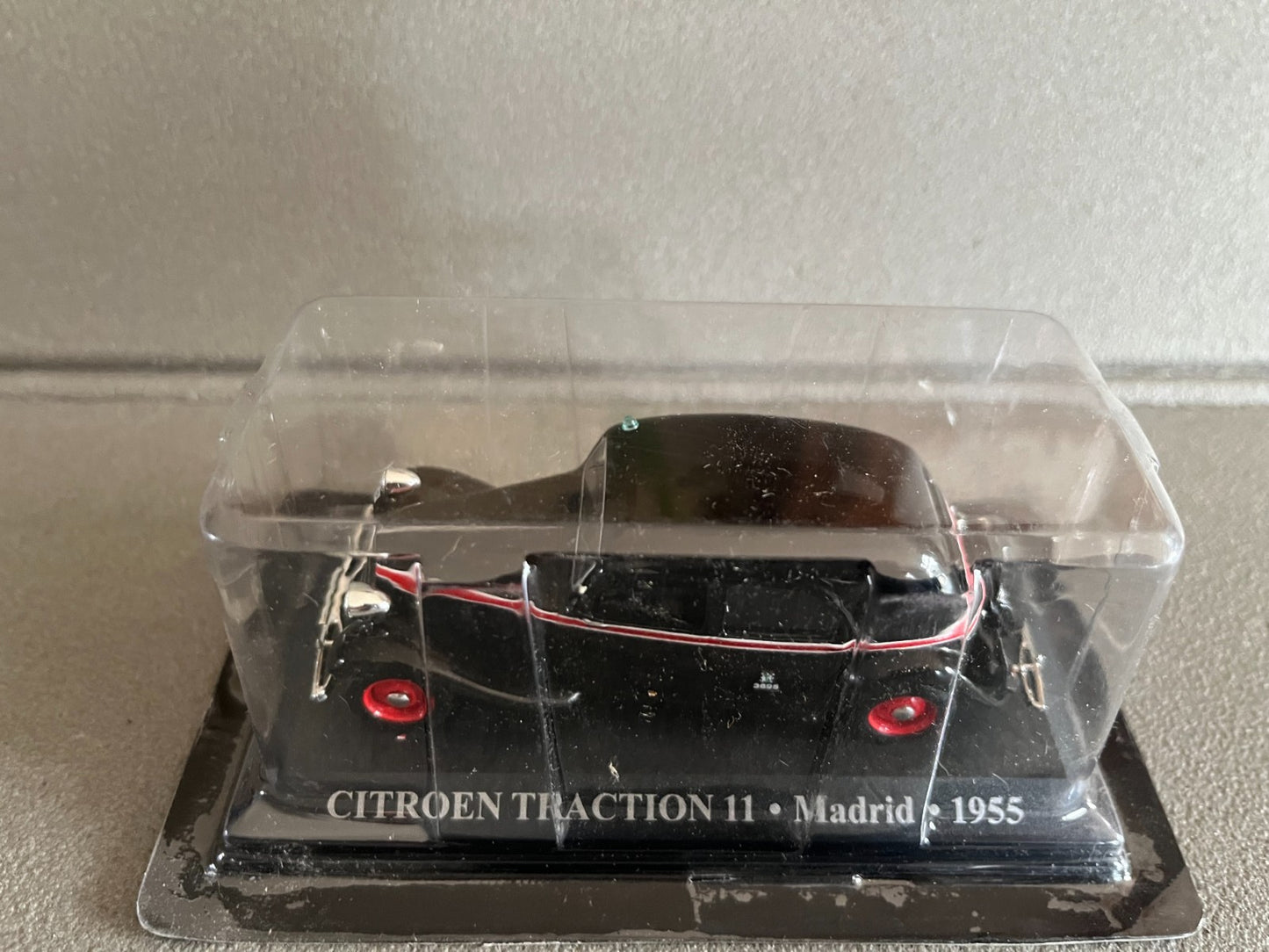 Voiture Miniature Citroen Traction 11 Madrid 1955 Taxi Du Monde au 1/43 Altaya