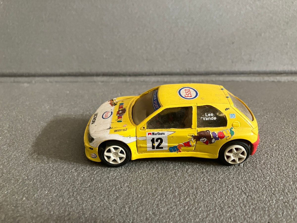 Voiture Miniature Kit résine monté Peugeot 306 Tip Top Chrono France au 1/43