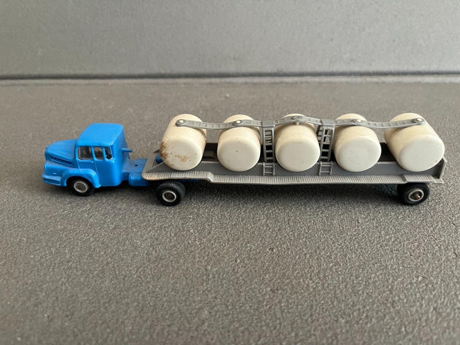Ancienne Voiture Miniature Plastique Camion Semi  Unic Remorque Norev 1/86