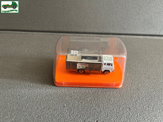 Voiture miniature Camion Mercedes Aeroport Guiloy Spain Echelle 1/124 Majorette