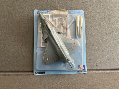 Avion miniature Militaire Rafale M Fabbri Italeri 1/100