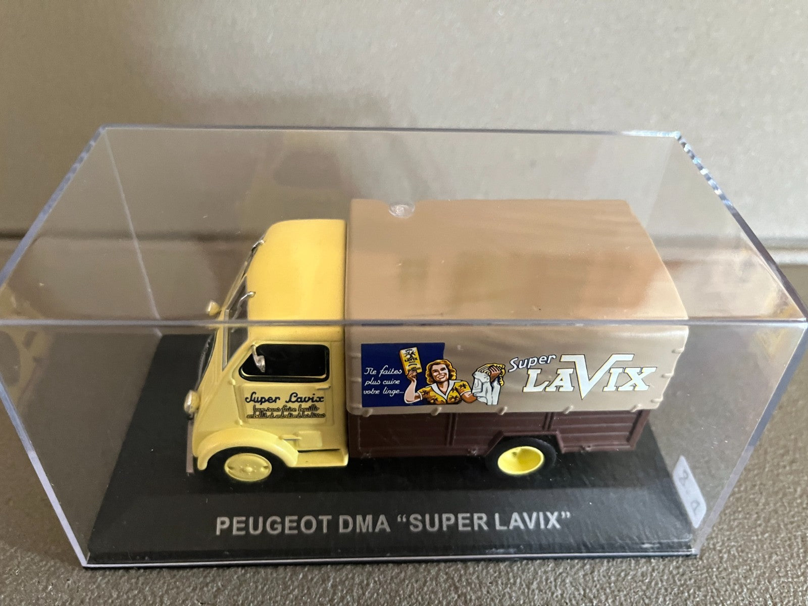 Voiture Miniature Camion Publicitaire Peugeot DMA Super Lavix au 1/43
