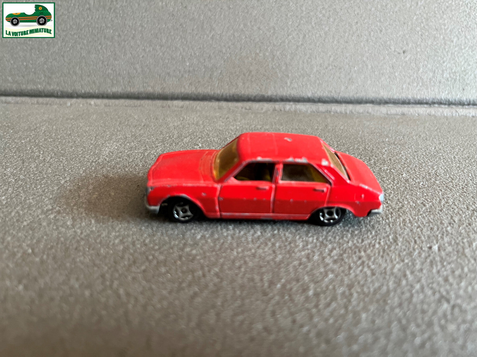 Ancienne Miniature Voiture Peugeot 504 MiniJet Norev France 1/64
