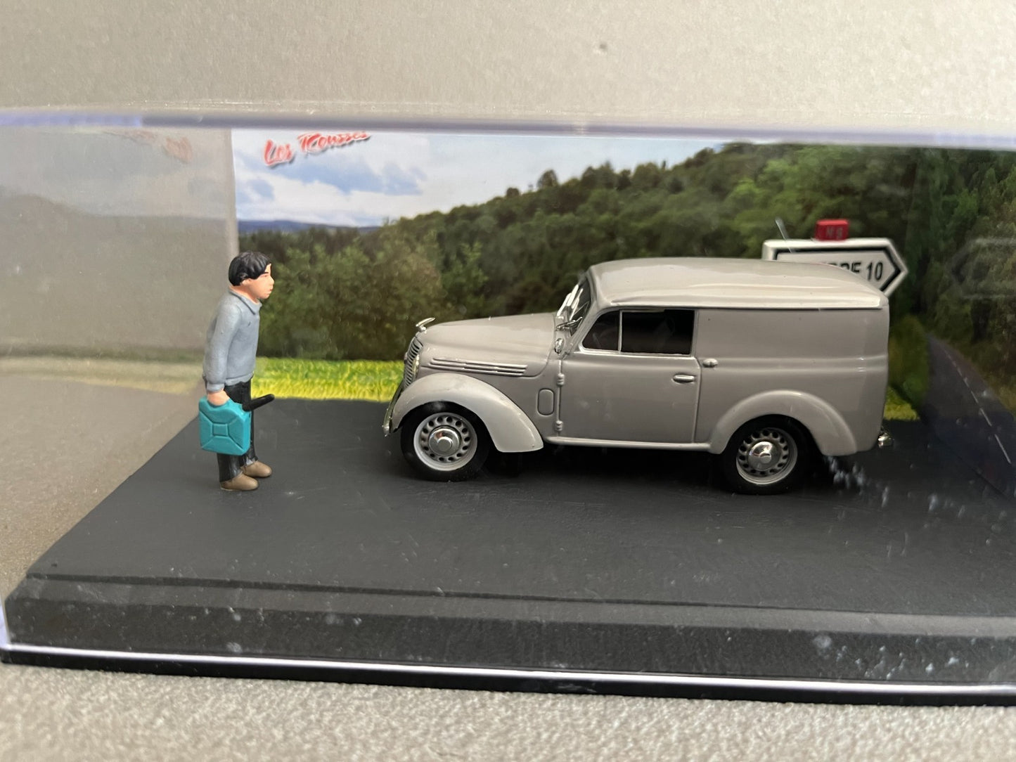Voiture Miniature Renault Juvaquatre Etape 4 La Route Bleue RN7 1/43
