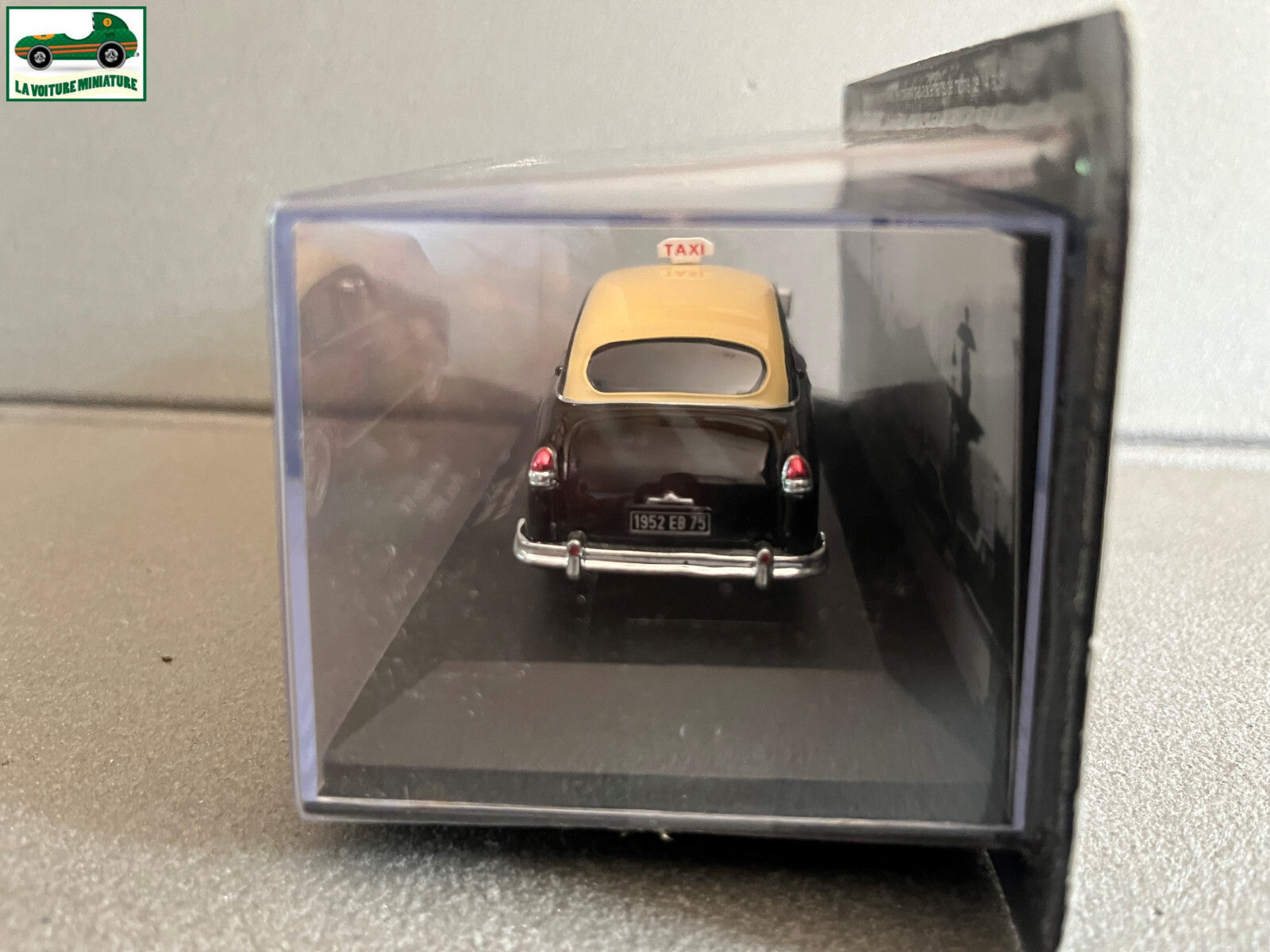 Voiture Miniature Taxi Ford Vedette V8 Paris 1955 Taxis du Monde au 1/43