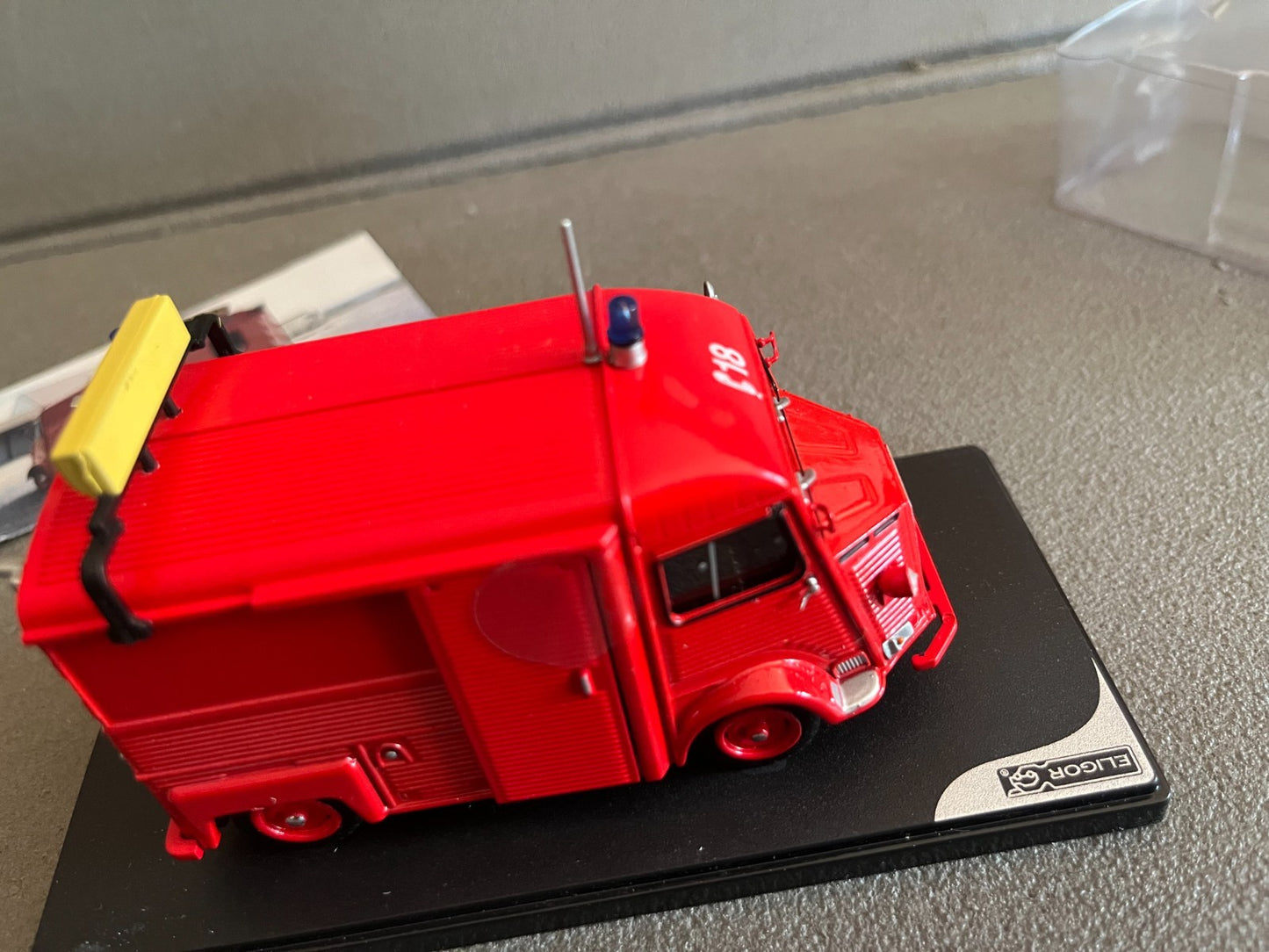 Voiture Miniature Camion Pompiers Citroen Type H ailes carrées Eligor au 1/43
