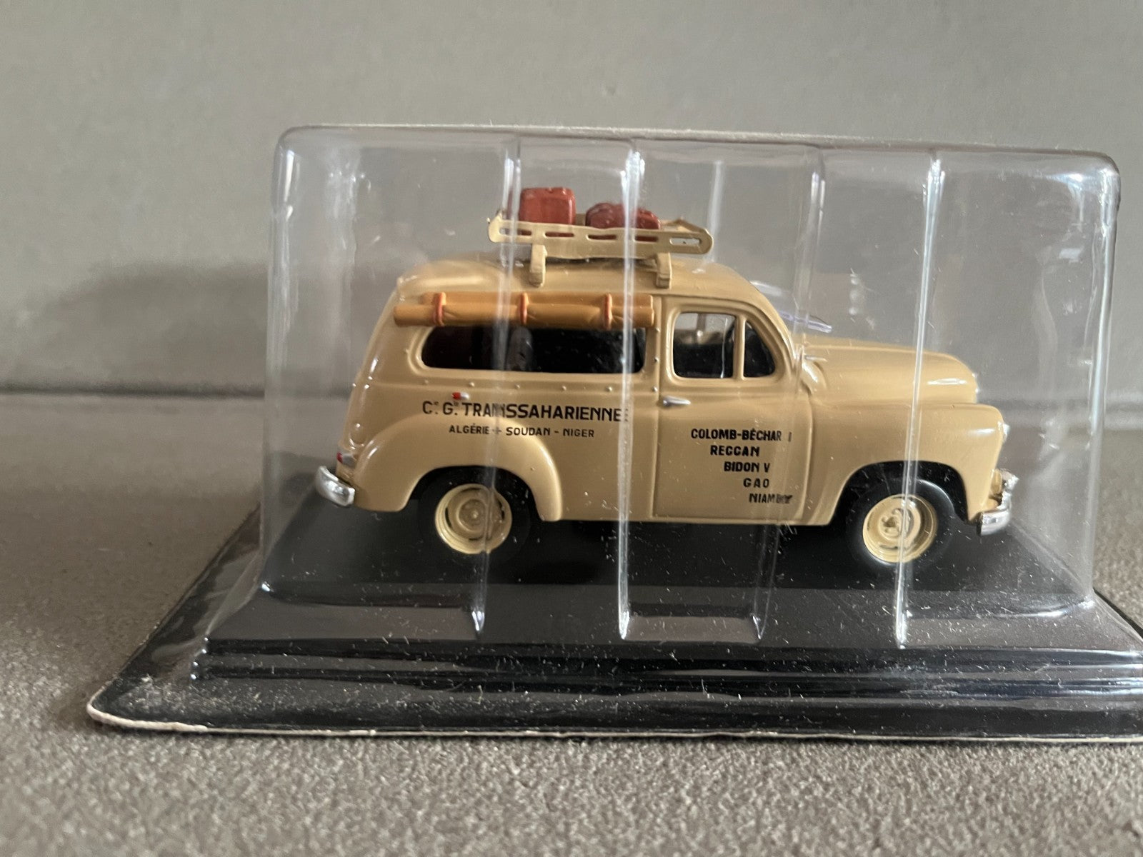 Voiture Miniature Renault Colorale Savane 1955 Taxi Du Monde au 1/43 Altaya