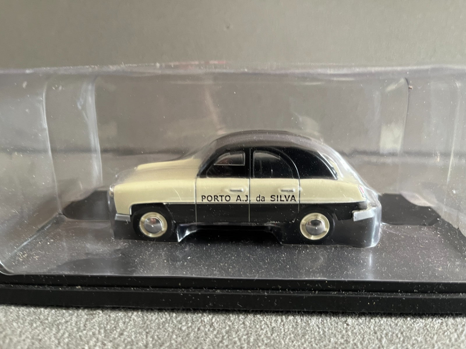 Voiture miniature Citroen 2CV Antem Porto A.J Da Silva Auto Plus Hachette 1/43