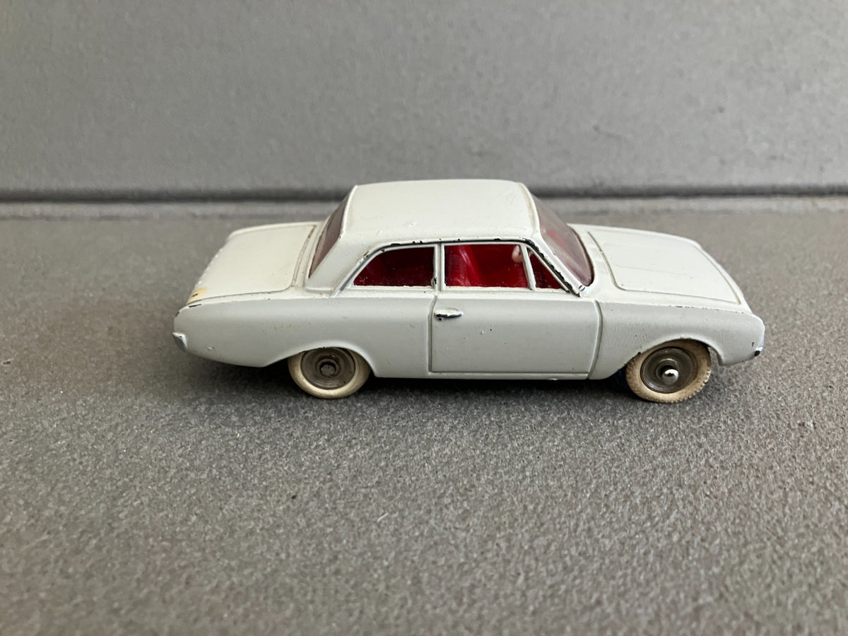 Ancienne Voiture Miniature Ford Taunus 559 France Meccano Dinky Toys 1/43