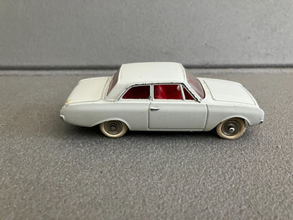 Ancienne Voiture Miniature Ford Taunus 559 France Meccano Dinky Toys 1/43