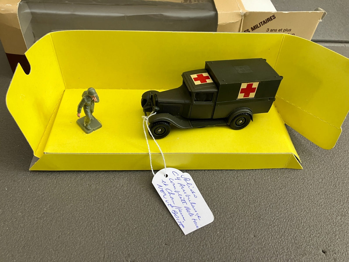 Ancien Miniature Militaire Blindé Citroën C4 Ambulance 6020 Solido France 1/43