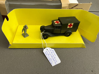 Ancien Miniature Militaire Blindé Citroën C4 Ambulance 6020 Solido France 1/43