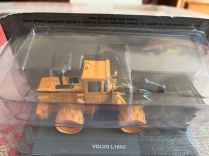 Miniature Véhicule de chantier Chargeuse Volvo L180C Hachette 1/72