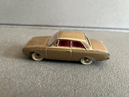 Ancienne Miniature Voiture Ford Taunus Dinky Toys Meccano France Epave