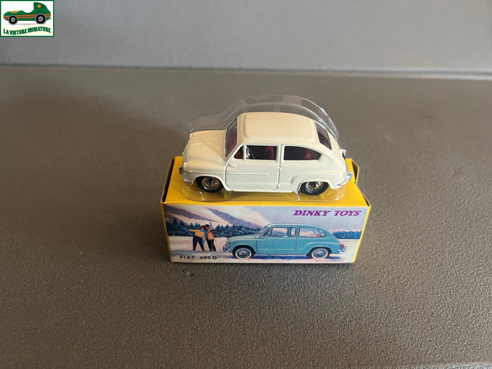 Voiture miniature Fiat 600 D Deagostini Dinky Toys Atlas au 1/43